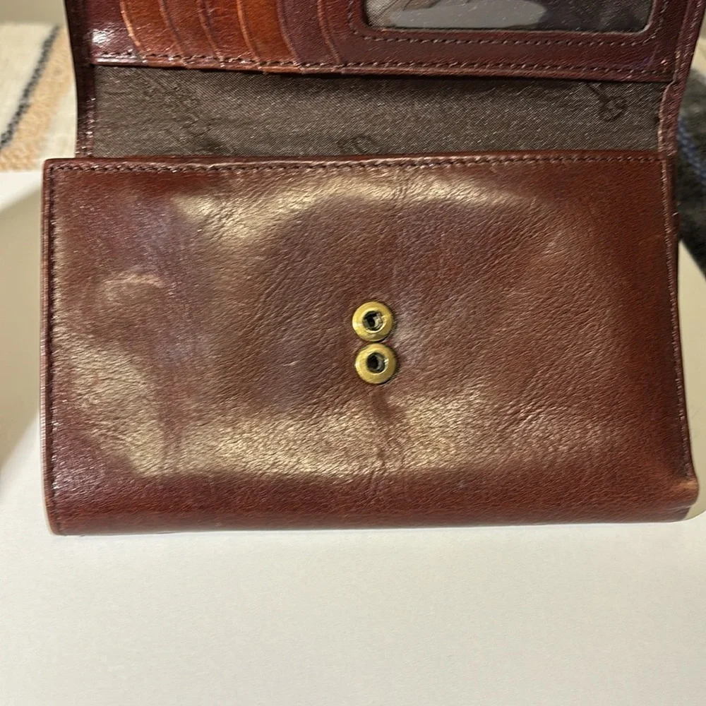 Fossil Brown Leather Wallet Timeless Design